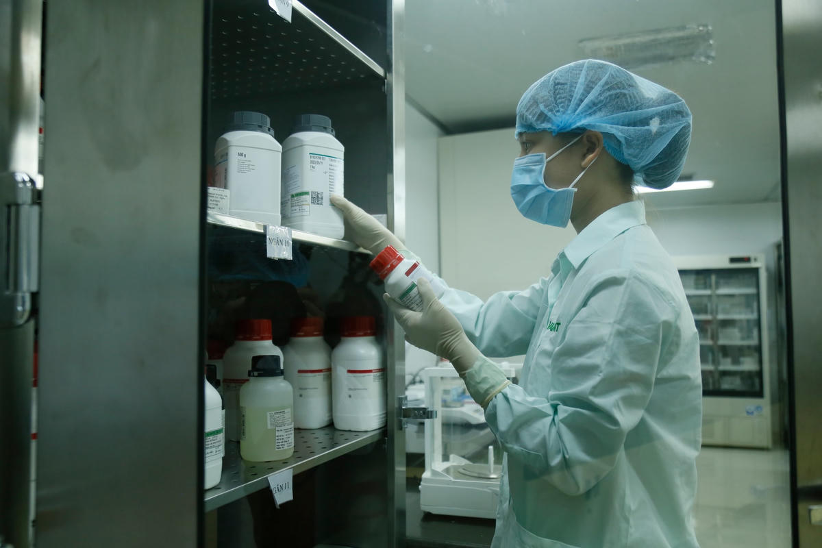 Việt Nam đang đẩy nhanh quá trình điều chế, sản xuất vaccine Covid-19. Ảnh: Quang Vinh.