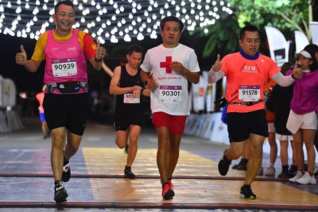 Ông Đoàn Ngọc Hải tiếp tục cho thấy sự dẻo dai ở cự ly khó nhất giải marathon.  