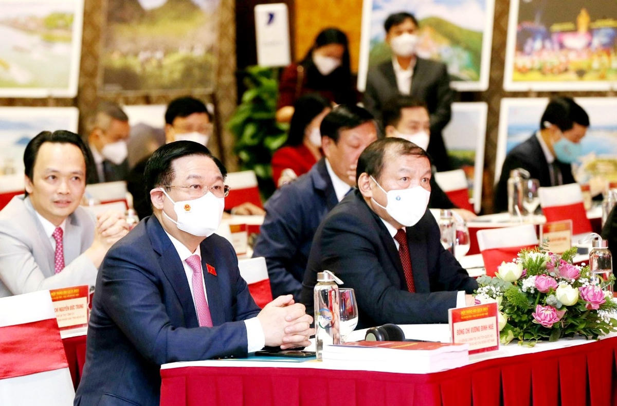 Chủ tịch Quốc hội Vương Đình Huệ tham dự hội thảo Du lịch Việt Nam 2021 - Phục hồi và phát triển.