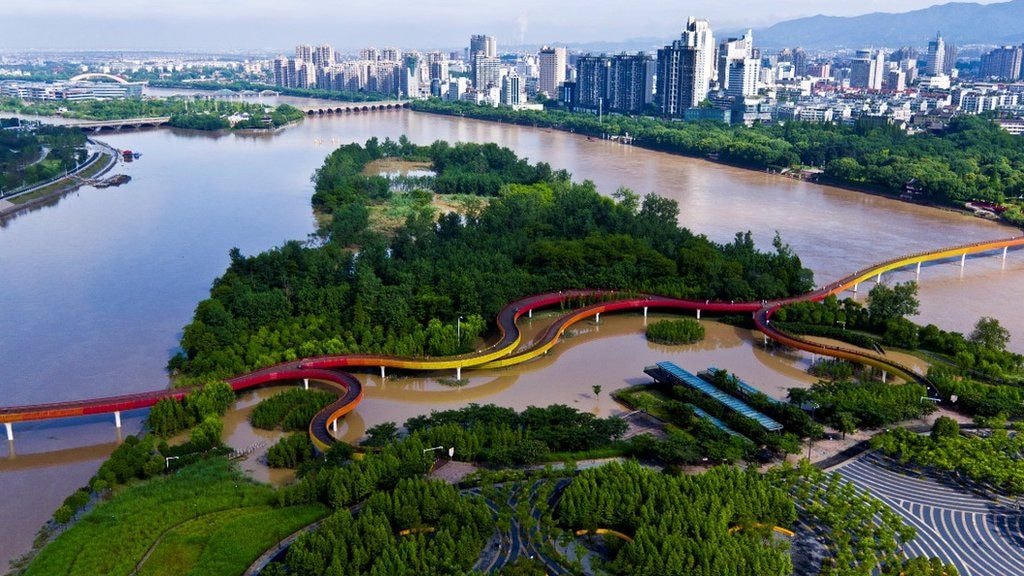 Những không gian xanh này cũng có lợi ích trong việc thúc đẩy đa dạng sinh học. Ảnh: BBC.