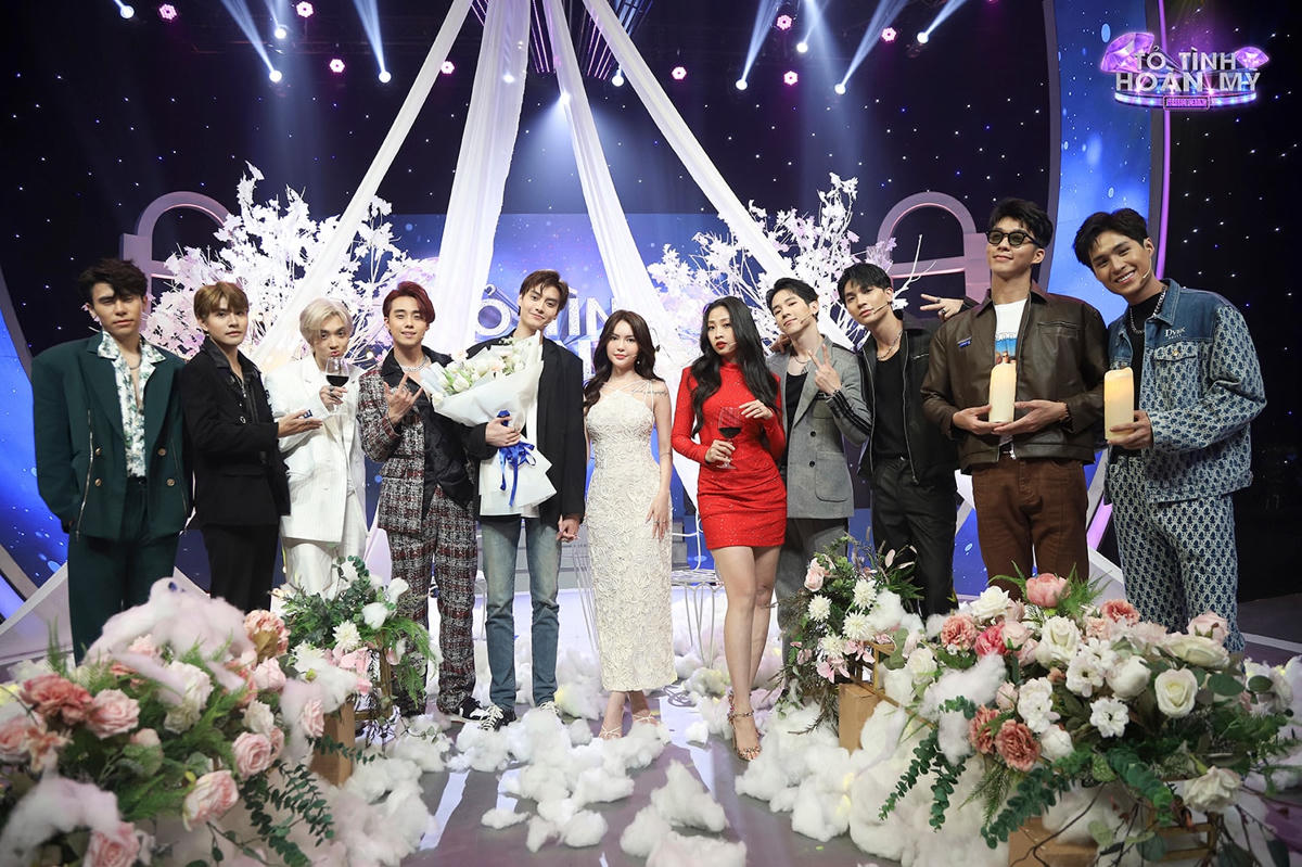 Tỏ tình hoàn Mỹ lại có thêm một cái kết vô cùng hoàn hảo cho những trái tim cùng nhịp đập. Ảnh: Perfect Universe.