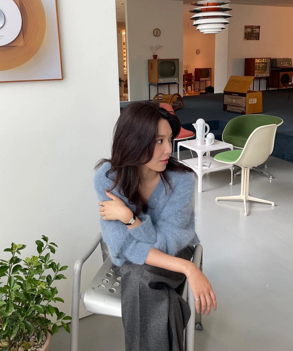 Mùa lạnh 'update' ngay tủ đồ theo phong cách sao Hàn