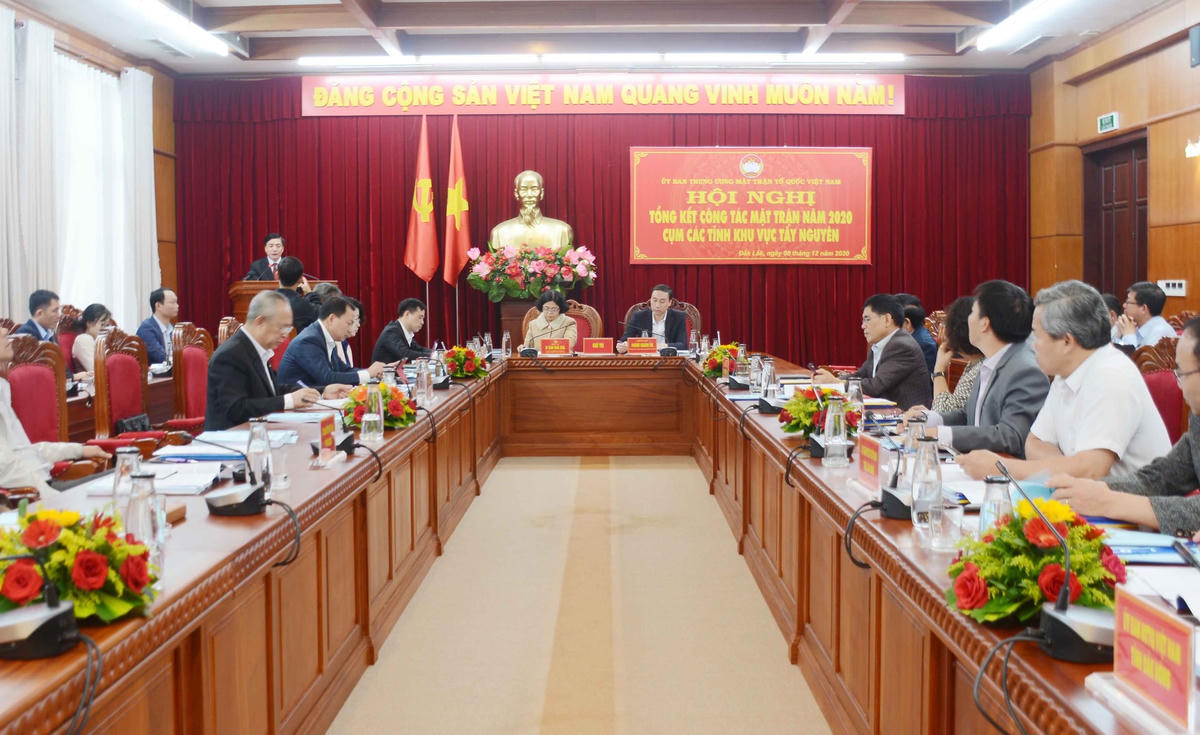 Toàn cảnh hội nghị.