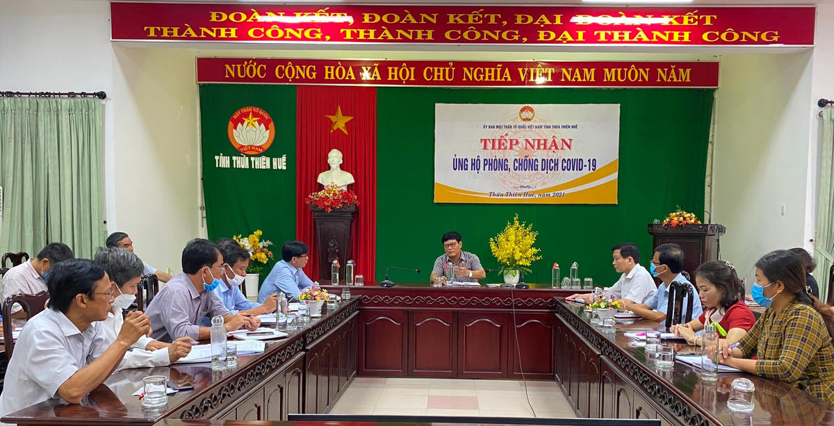 Quang cảnh cuộc họp.