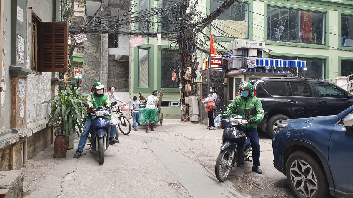 Nhiều lái xe công nghệ xoay xở nhiều cách để vượt qua cơn bão giá.