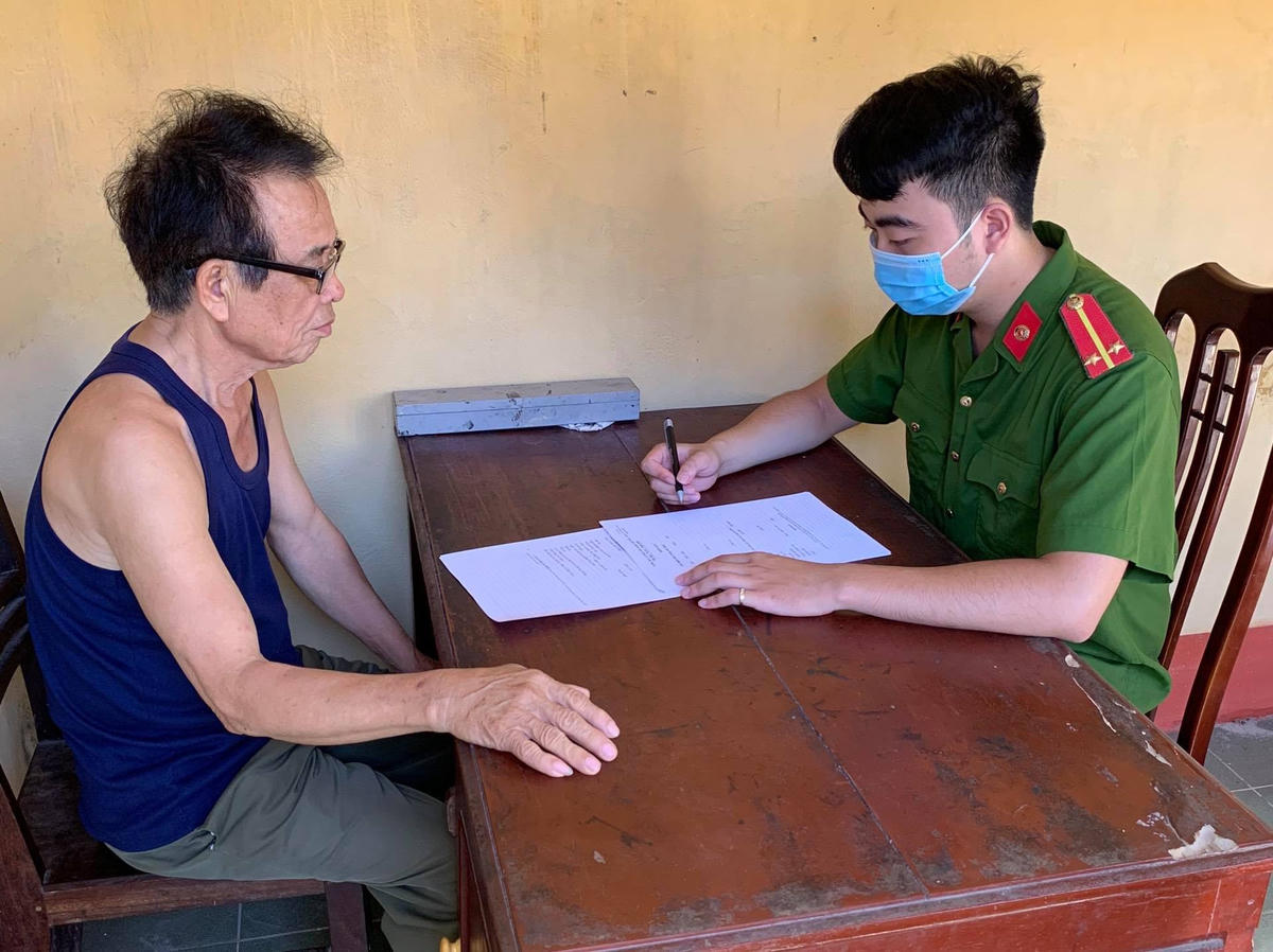 Bùi Thanh Sơn sau khi bị bắt giữ.