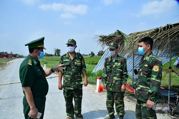 Một chốt kiểm tra ngăn chặn sự xâm nhập Covid-19 tại biên giới tỉnh Tây Ninh.