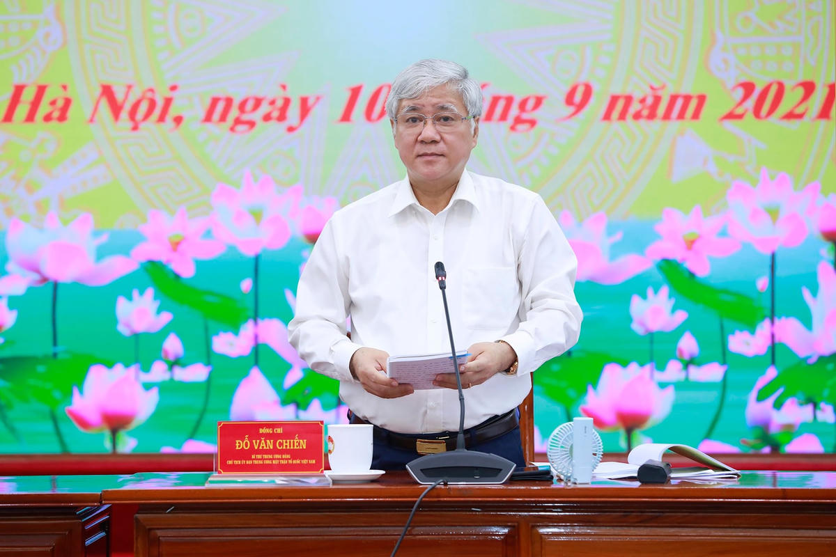 Chủ tịch UBTƯ MTTQ Việt Nam Đỗ Văn Chiến phát biểu tại cuộc làm việc.