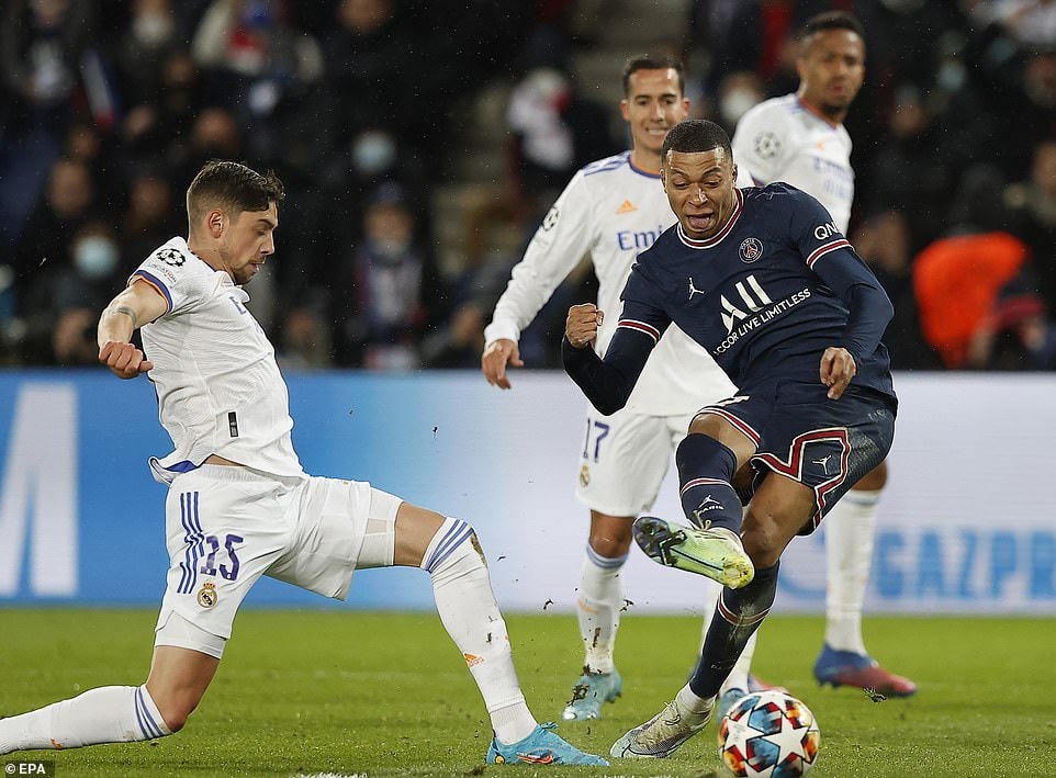 Mbappe là mối nguy hiểm thường trực với hàng thủ Real Madrid.