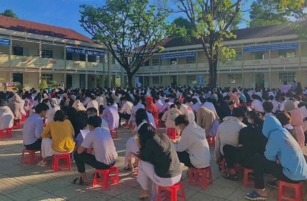 Học sinh Lâm Đồng tiếp tục kiểm tra, thi học kỳ II nhưng phải đảm bảo phòng chống dịch Covid-19 theo quy định. 