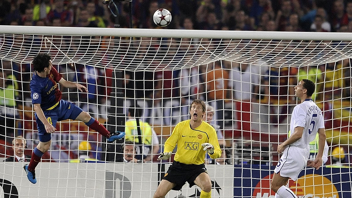 20 khoảnh khắc định nghĩa sự nghiệp vĩ đại của huyền thoại bóng đá Lionel Messi