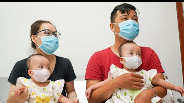 Song nhi sau 2 tháng phẫu thuật, sức khỏe đã bình phục và