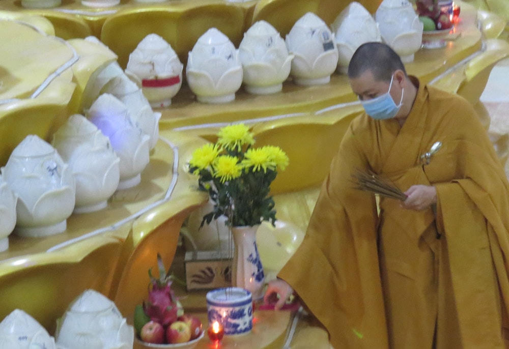 Hiện nhà chùa đã làm lễ sái tịnh cầu cho những sinh linh tro cốt ở khu vực hầm chứa để nơi đây được thanh tịnh, an bình sau một thời gian.