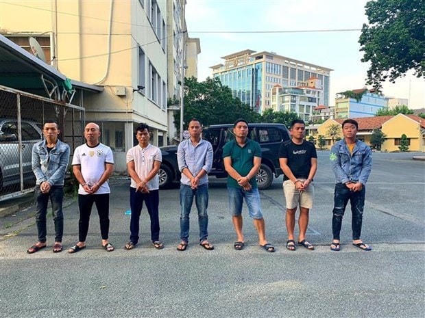 Bảy đối tượng trong vụ cưỡng đoạt tài sản trên cao tốc Thành phố Hồ Chí Minh-Long Thành-Dầu Giây. (Ảnh: TTXVN phát).