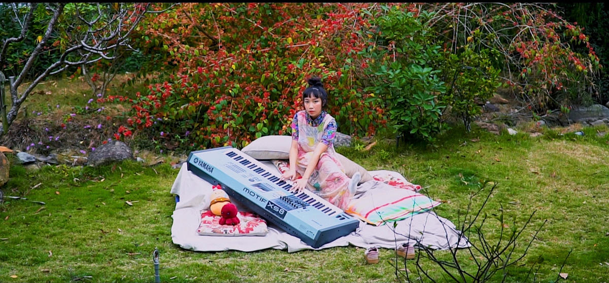Hình ảnh trong “Bedroom Session” của Mỹ Anh vừa ra mắt.