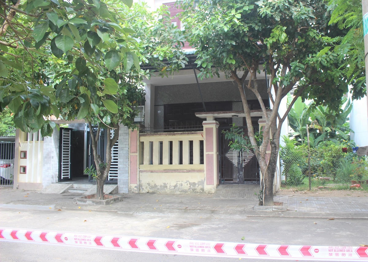 Nhiều ngôi nhà khu dân cư Lưu Minh đóng cửa kín.