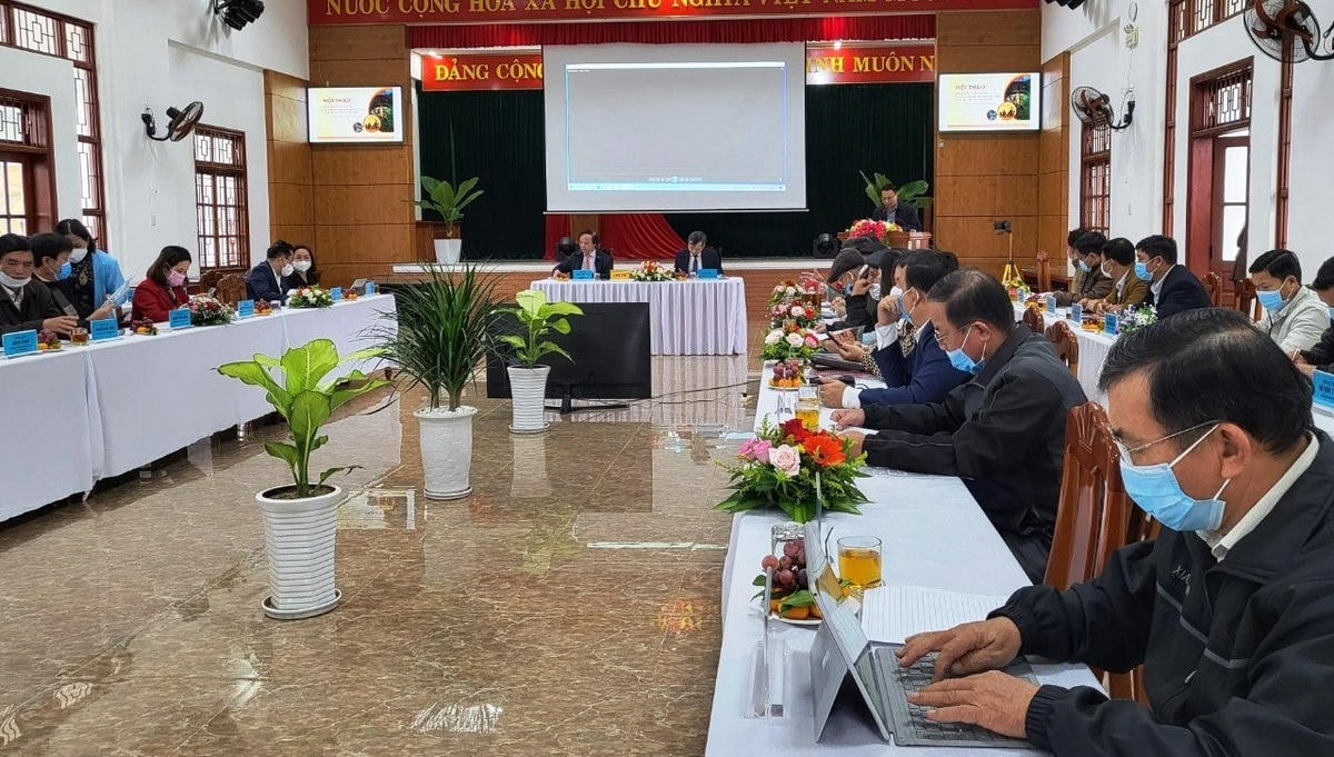 Quang cảnh hội thảo “Bản sắc văn hóa các DTTS huyện Bắc Trà My - Công tác bảo tồn và phát triển”.