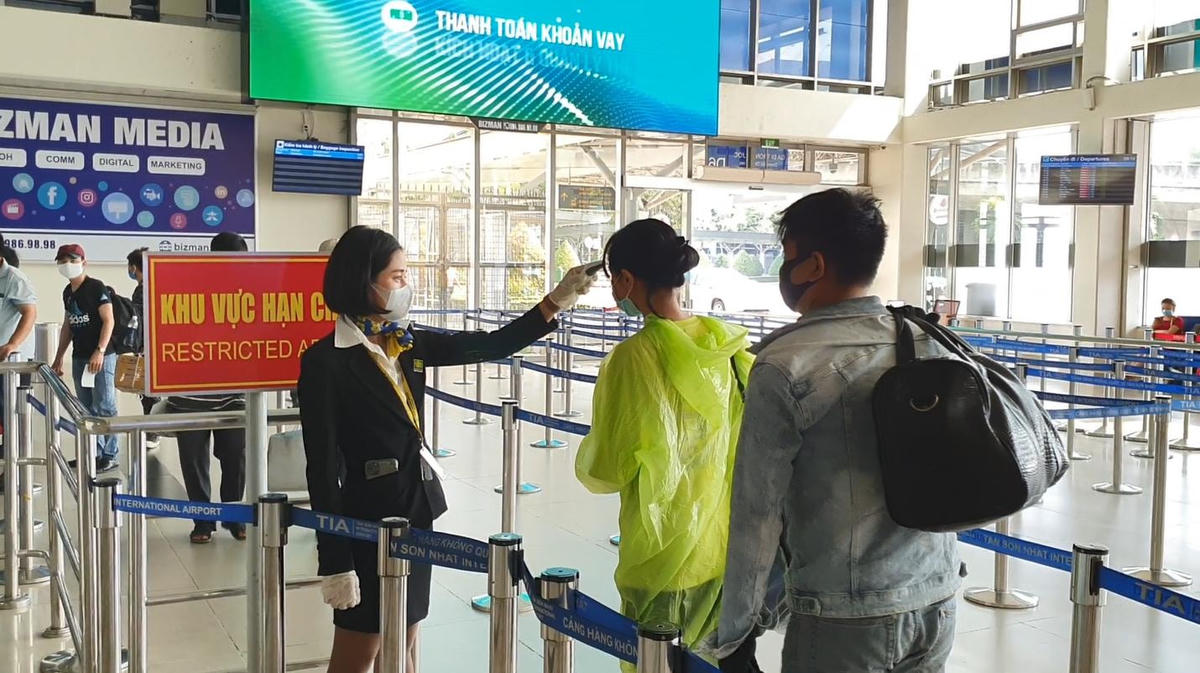 Khách hàng không khai báo y tế không được lên máy bay