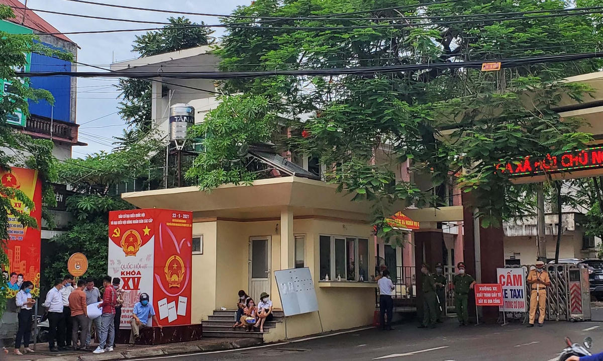 Các lô đất ở tại dự án chủ yếu có diện tích dao động 70 - 160 m2, với mức giá khởi điểm 5 - 8 triệu đồng/m2. Lô đất thương mại dịch vụ tại dự án có diện tích 2.804 m2, có một mặt bám đường quy hoạch 15 m, một mặt bám đường nhựa 47 m, giá khởi điểm 5 triệu đồng/m2.