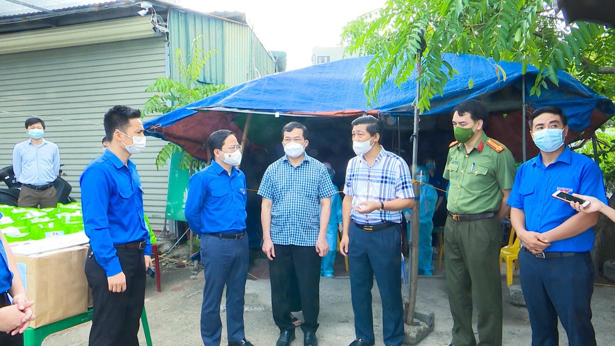 Đồng chí Kiều Xuân Huy, Phó Bí thư Huyện ủy, Chủ tịch UBND huyện Thường Tín chia sẻ về công tác phòng dịch bệnh trên địa bàn  