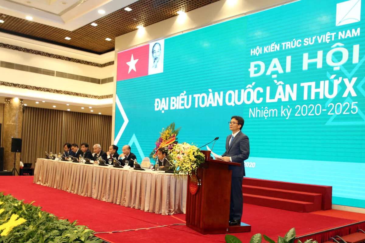 Phó Thủ tướng Vũ Đức Đam phát biểu tại Đại hội. Ảnh: Đình Nam.
