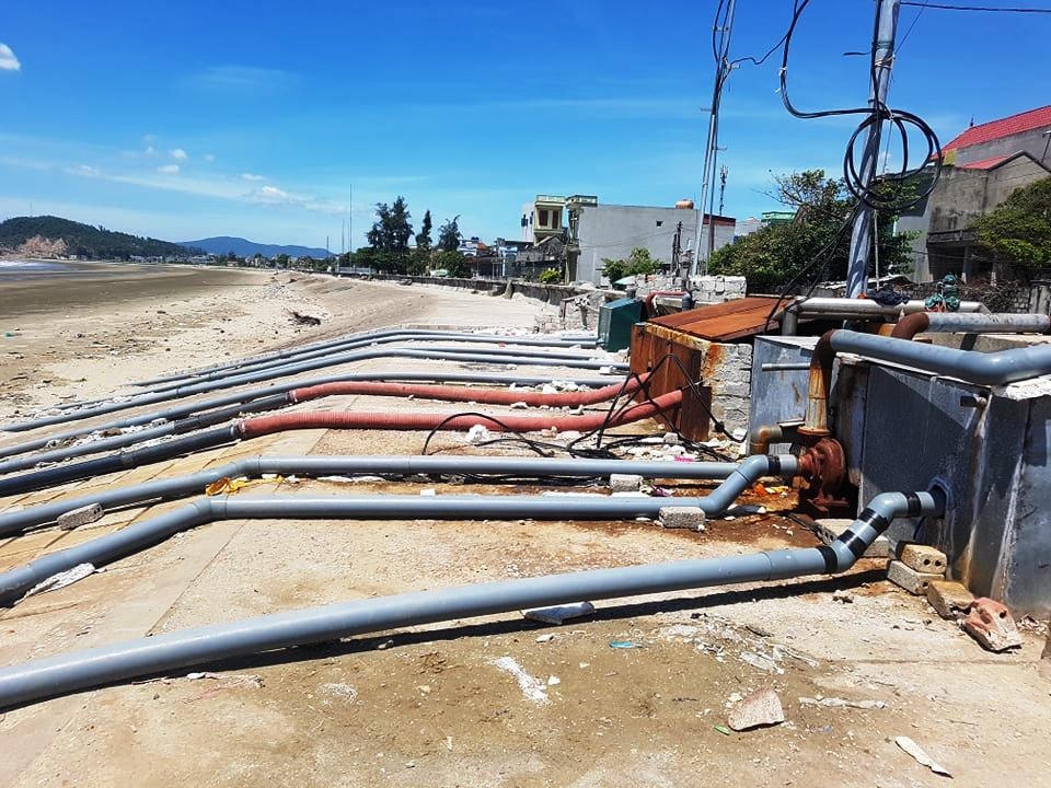 Vì lợi ích kinh tế, người dân tại Hải Thanh đã xâm hại nghiêm trọng tuyến đê biển, bất chấp hệ lụy khôn lường.