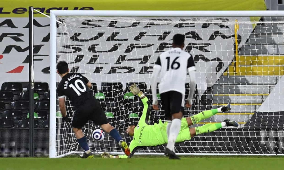 Sergio Aguero ấn định tỷ số 3-0. Ảnh: Getty.  