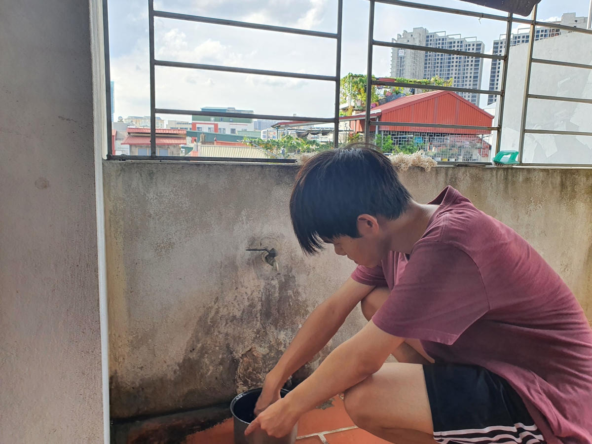 Nguyễn Đức Cường (Sinh viên năm nhất Đại học KHXH & NV) là một trong nhiều sinh viên "mắc kẹt" tại thủ đô trong đợt giãn cách xã hội.