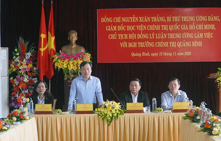 Bí thư Tỉnh ủy Quảng Bình Vũ Đại Thắng phát biểu tại buổi làm việc.