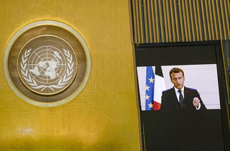 Tổng thống Pháp Emmanuel Macron phát biểu qua một video được quay trước.