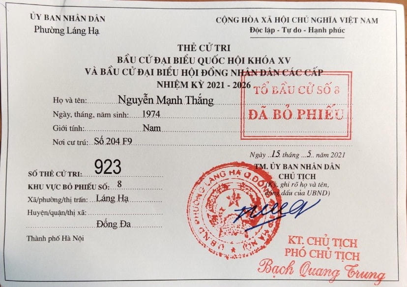 Thẻ cử tri sau khi đã thực hiện quyền bầu cử.