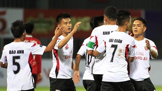 Anh Đức ghi bàn giúp đội Long An có chiến thắng và chờ HLV Park Hang Seo gọi vào đội tuyển Việt Nam.  