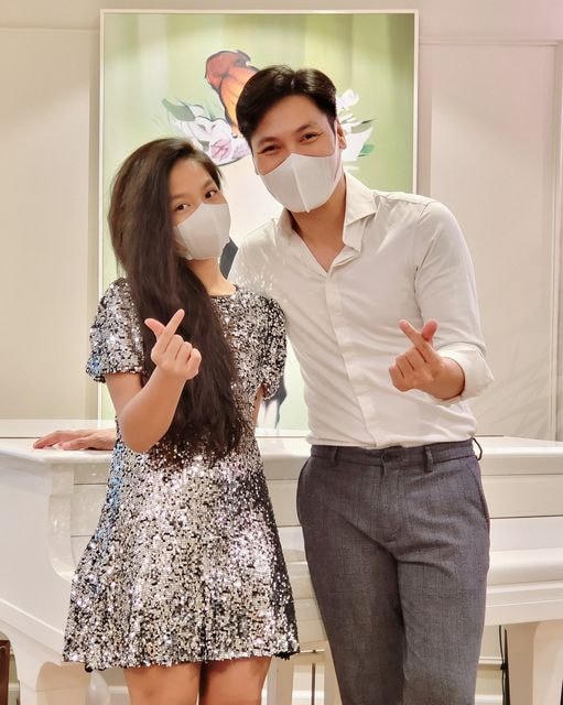 Con gái diễn viên Mạnh Trường lớn phổng phao, ra dáng thiếu nữ với chiều cao nổi trội dù mới 14 tuổi.