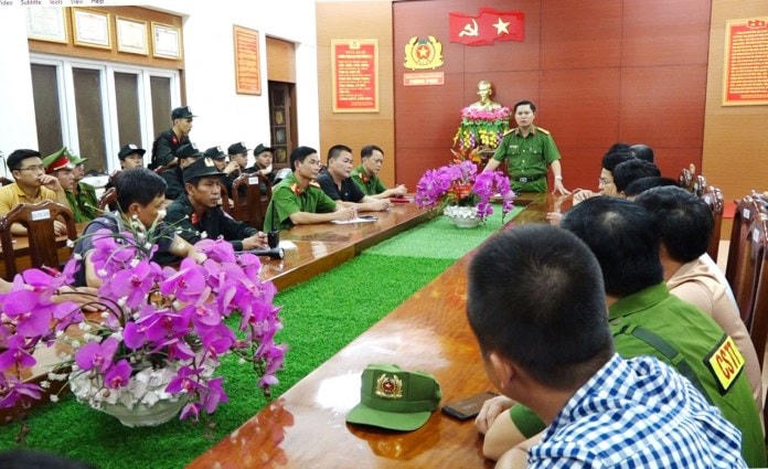 Lãnh đạo Công an tỉnh Quảng Bình họp chỉ đạo các lực lượng tham gia phá án