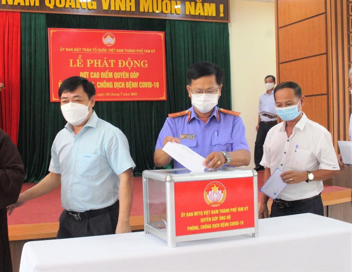 Các đơn vị, cá nhân ủng hộ phòng, chống dịch Covid-19.