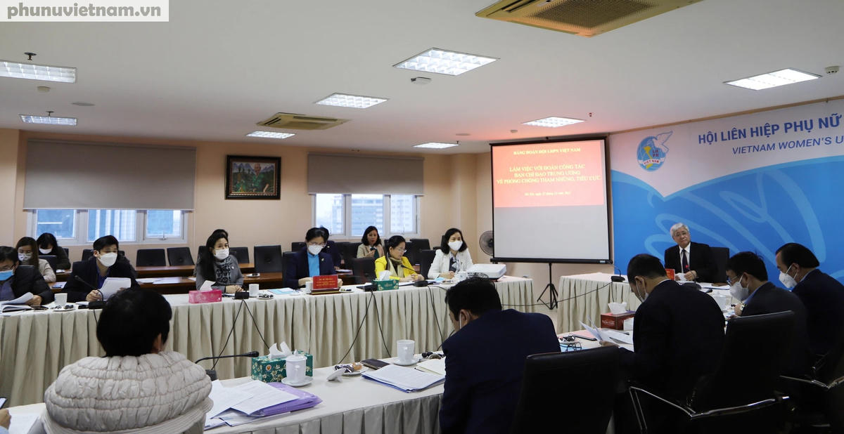 Đoàn công tác Ban Chỉ đạo Trung ương về phòng chống tham nhũng, tiêu cực làm việc với Đảng đoàn Hội LHPN Việt Nam.