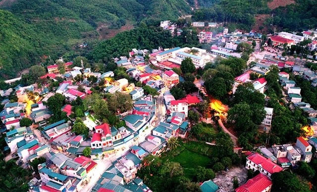 Là huyện biên giới nằm xa nhất so với trung tâm của tỉnh nhưng đến nay, huyện Mường Lát cũng đã có bước phát triển vượt bậc, đời sống người dân ngày càng được cải thiện. Ảnh: T.L