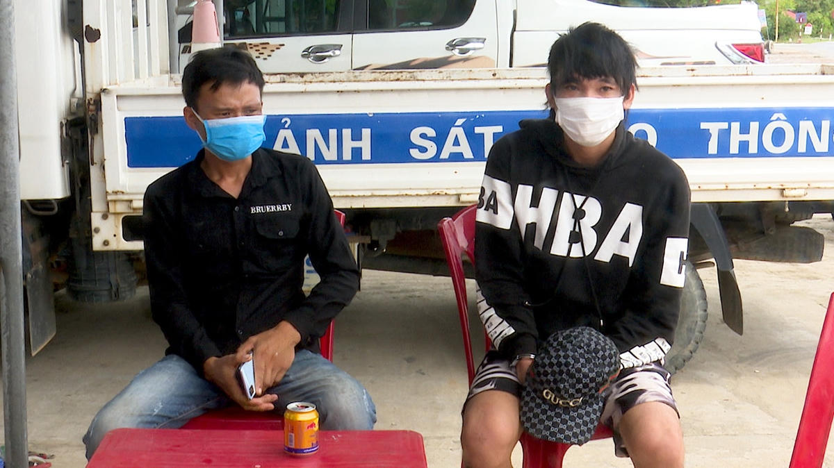 Hai thanh niên vượt chốt kiểm soát dịch Covid-19 bắc Cầu Gianh đã bị bắt giữ.