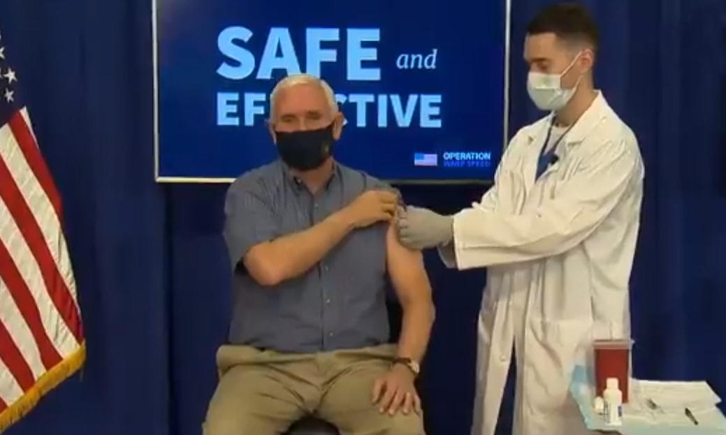 Phó Tổng thống Mỹ Mike Pence là quan chức cấp cao đầu tiên của Nhà Trắng được tiêm vaccine ngừa Covid-19. Ảnh chụp màn hình.