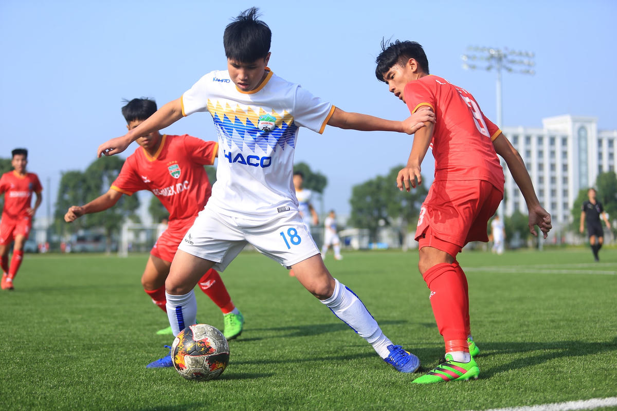 U17 HAGL giữ vững ngôi nhất bảng