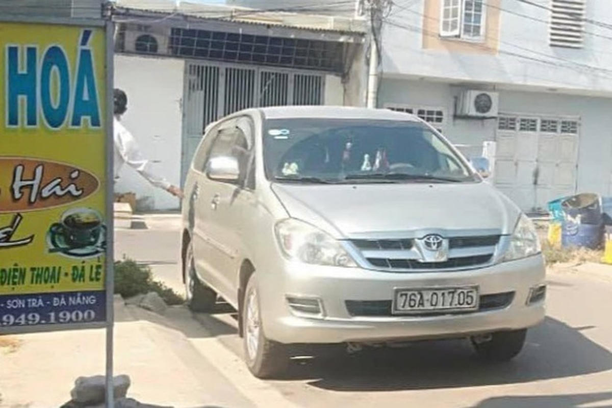 Bất chấp lệnh cấm, tài xế Vinh vẫn chở khách từ TP Đà Nẵng về Quảng Ngãi. (Ảnh: CA cung cấp).