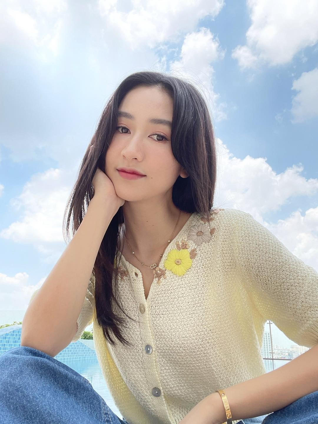 Á hâu Hà Thu xin gởi chút ánh nắng đến mọi người.