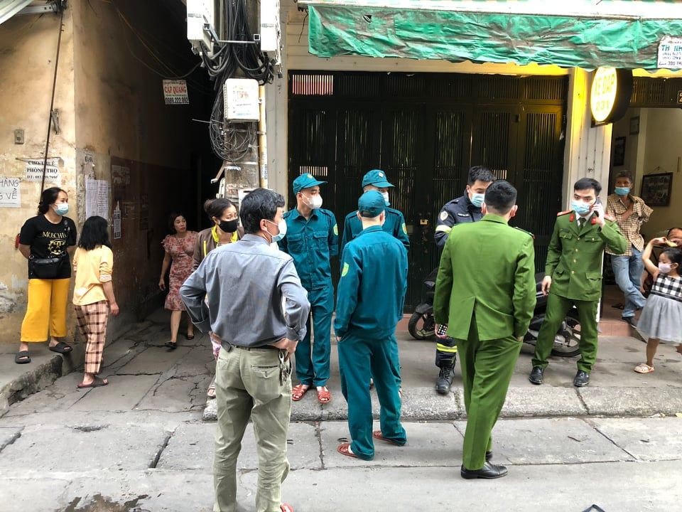 Hà Nội: Cháy nhà trong ngõ nhỏ, một người bị thương nặng