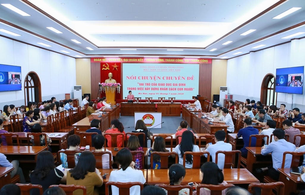  Quang cảnh buổi sinh hoạt chuyên đề.