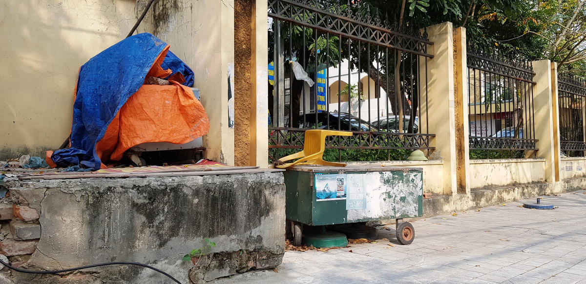 Chủ trương đóng cửa các hàng quán vỉa hè để phòng chống dịch của chính quyền cũng khiến nhiều người dân tại TP Thanh Hóa rơi vào cảng túng quẫn.