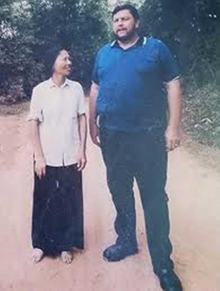 Cuộc gặp thứ hai, năm 1995, giữa bà Nguyễn Thị Kim Lai và Andrew Robinson.