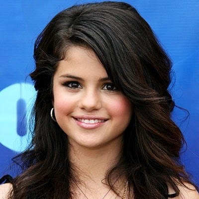 Năm 2008, Selena Gomez bắt đầu đầu tư hơn cho lối trang điểm và kiểu tóc. Cô xuất hiện lộng lẫy và đáng yêu như một nàng công chúa đích thực tại lễ trao giải Teen Choice Awards.