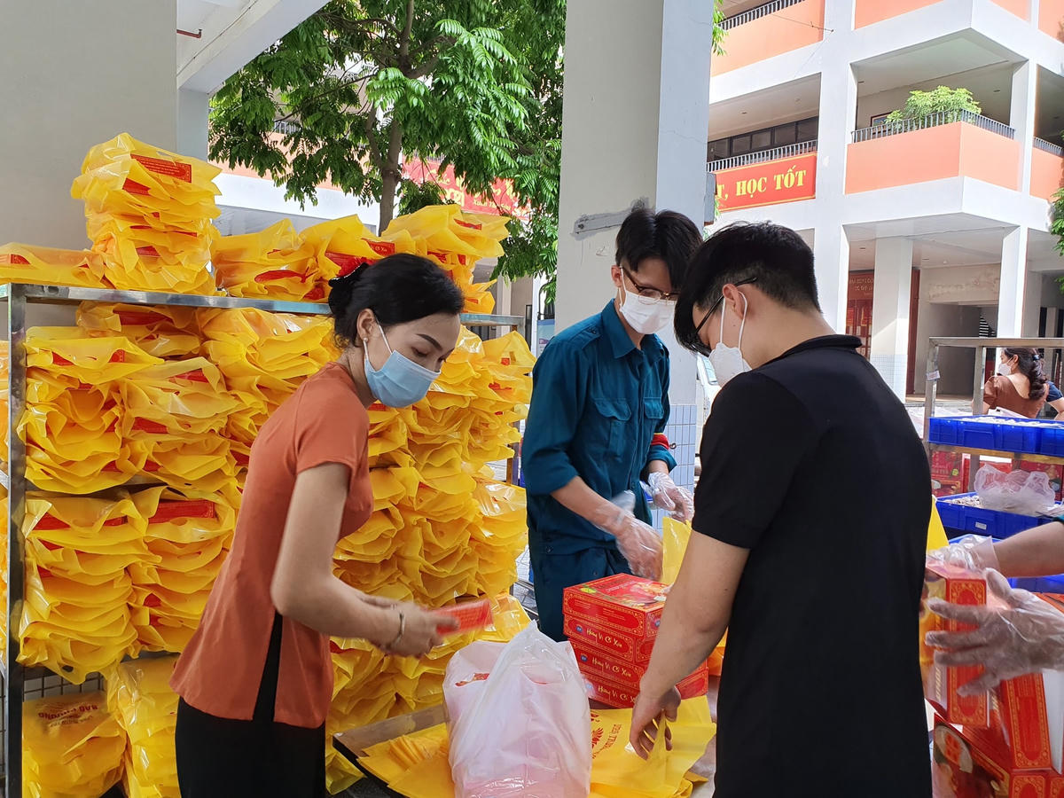 Hỗ trợ cho các cơ sở kinh doanh trong khâu đóng gói...