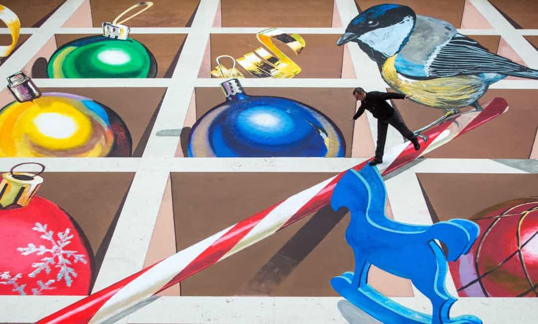 Bức tranh này rất lớn với diện tích 421 m2 - được tạo ra bởi nghệ sĩ người Ukraine Alex Maksiov.  