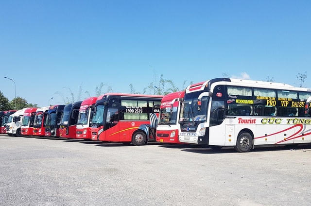 Các nhà xe 'méo mặt' vì vắng khách